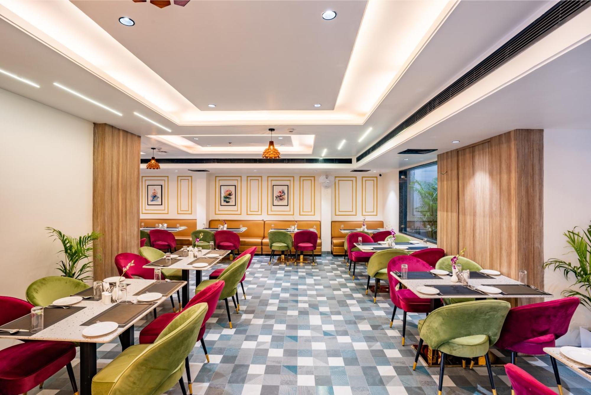 Regenta Place Raaj Agra, Tajganj Agra  Luaran gambar