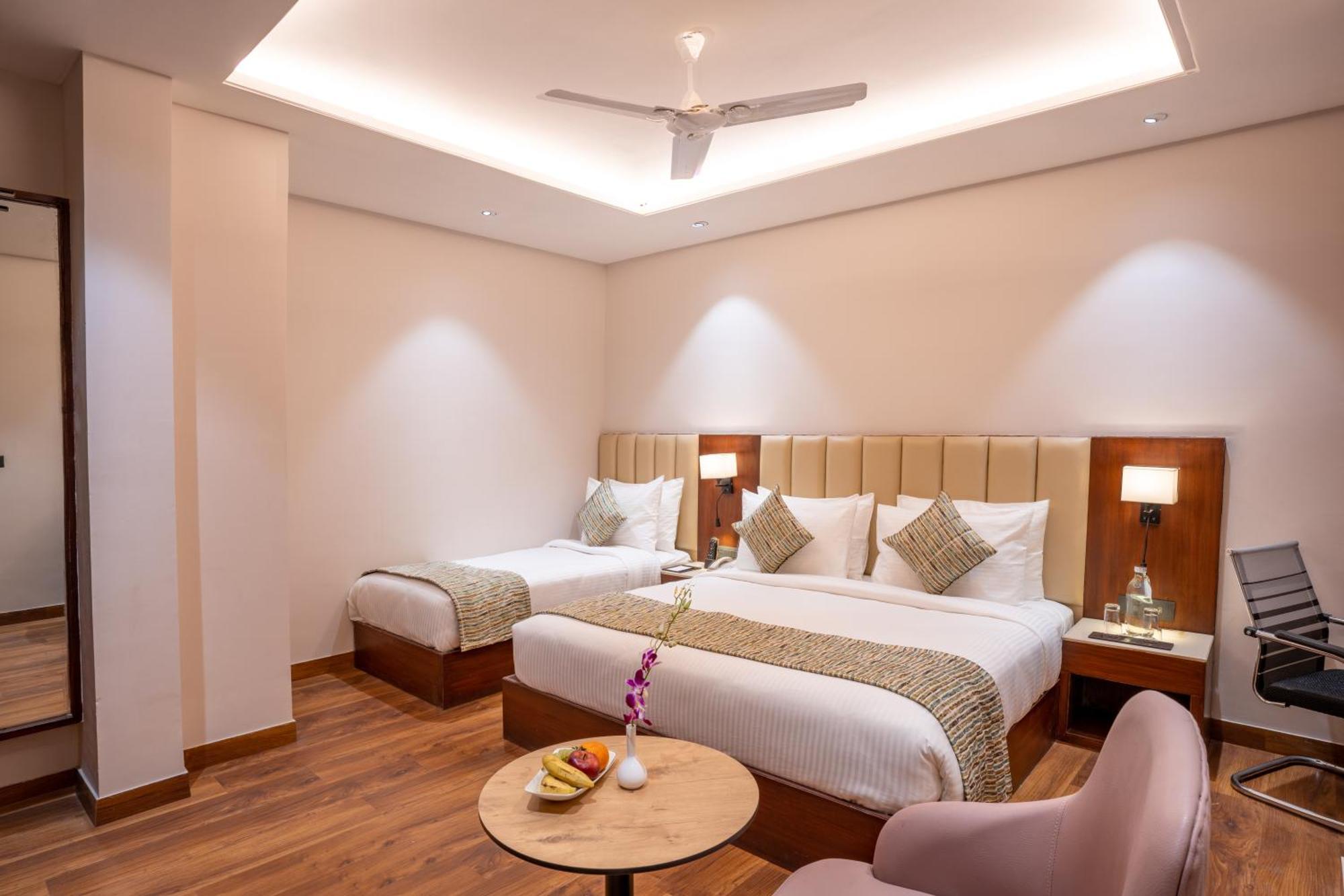 Regenta Place Raaj Agra, Tajganj Agra  Luaran gambar