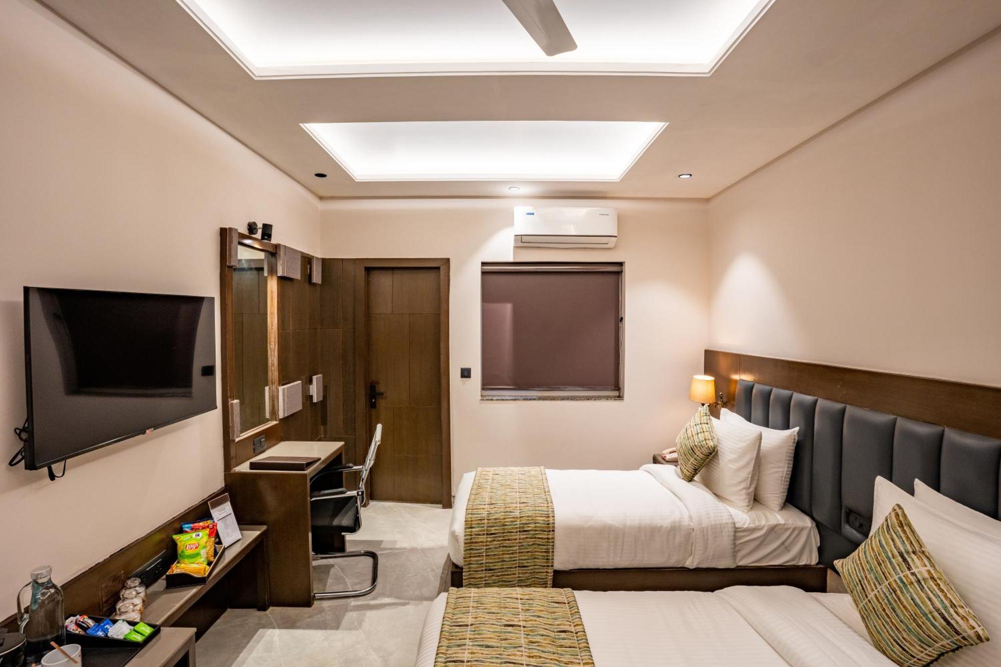 Regenta Place Raaj Agra, Tajganj Agra  Luaran gambar